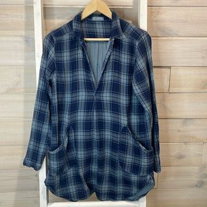 CP Shades v neck boyfriend tunic